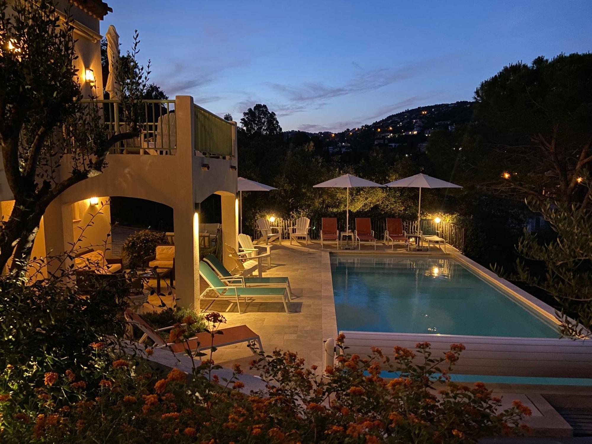 Villa Patrimoine Лес-Иссамбр Экстерьер фото
